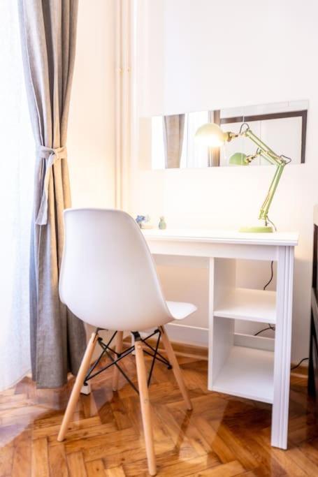 Central And Comfy 2Bdr Apartment Near Parliament Belgrad Exterior foto