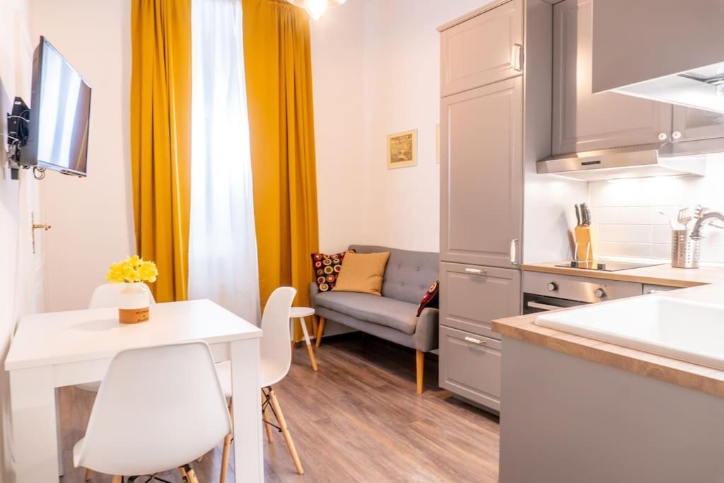 Central And Comfy 2Bdr Apartment Near Parliament Belgrad Exterior foto
